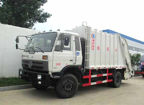 東風(fēng)145壓縮式垃圾車可裝載8-10方垃圾