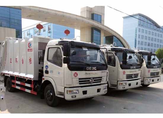 30臺招標(biāo)東風(fēng)多利卡壓縮垃圾車準(zhǔn)備發(fā)車了